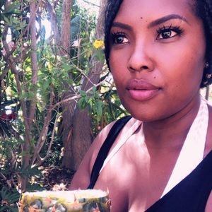 Meet your Posher, Sharamis